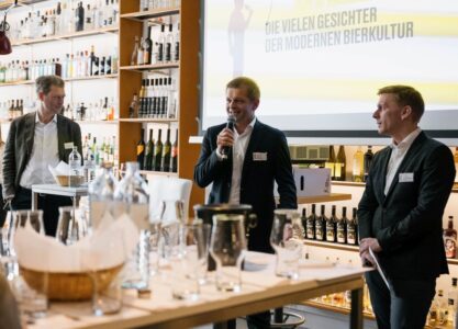 Die Gastgeber Franz Del Fabro, Matthias Ortner und Michael Kolarik-Leingartner (v. l.) bei der Präsentation aktueller Biertrends.