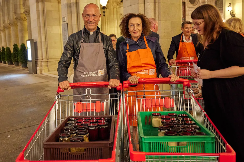 Tafel Österreich Toni Faber Konstanze Breitebner Thomas Mraz Peter Hacker Elmar Furtenbach Alexandra Gruber