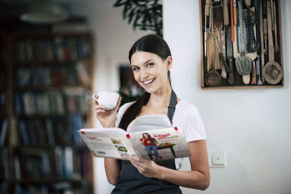 Schnell und gesund Das Buch “Schnell und gesund?! Birgit kocht’s” der Diätologin Birgit Kogler wurde in Frankfurt von der Gastronomische Akademie Deutschlands ausgezeichnet.