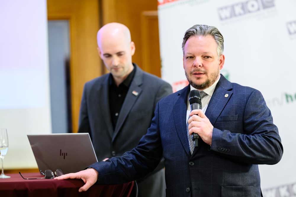 Die Wiener Hotellerie Hotellerie-Fachgruppenobmann Dominic Schmid bei der Buchpräsentation im Hotel Stefanie.