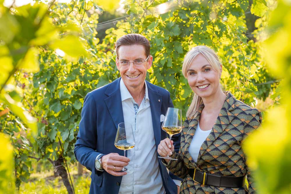 Weinviertel DAC Reserve Hans Setzer und Maria Obermayer vom Regionalen Weinkomitee Weinviertel freuen sich über einen neuen Höchststand an Weinen und Winzern, die für Top-Qualität des echten Grünen Veltliners aus dem Weinviertel stehen: die Weinviertel DAC Reserven & Große Reserven