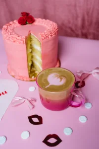 Pink Espresso Martini Valentinstag J.Hornig Hannes Andexer Dirty Pink Superfood Cappuccino